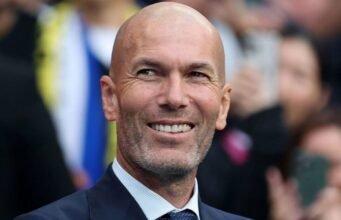 Bóng đá. Zinédine Zidane chính thức dẫn dắt đội tuyển Pháp vào thứ Ba tuần này: sự trở lại của nhà vua
