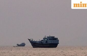 Các điểm giao cắt qua eo biển Hormuz giảm khi các cuộc tấn công của Mỹ-Iran gia tăng và các mối đe dọa phong tỏa của Houthi làm gián đoạn hoạt động vận chuyển: báo cáo
