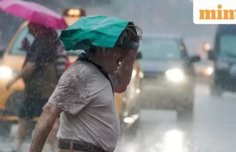 Cảnh báo lũ quét ở New York: Mưa xối xả làm ngập đường, mắc kẹt tài xế và làm gián đoạn các chuyến bay
