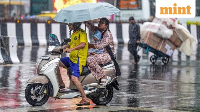 Cảnh báo mưa ở Mumbai: IMD đưa ra cảnh báo