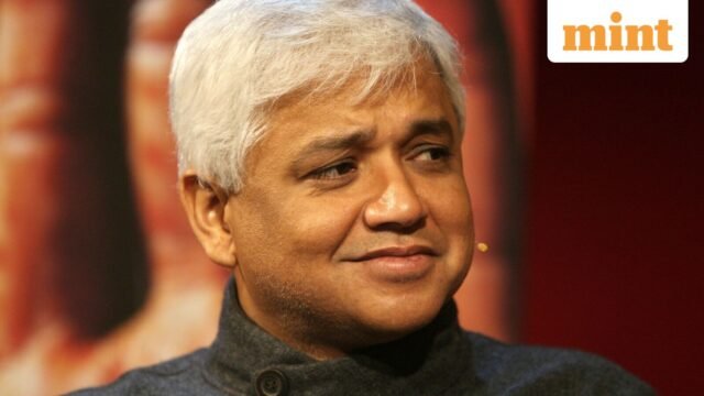 Câu nói trong ngày của Amitav Ghosh: “Dùng quá khứ