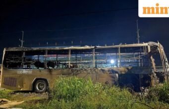 Cháy xe buýt ở Việt Nam làm 7 người chết; tài xế nói buồn ngủ, những người sống sót kể lại việc anh ta trốn thoát