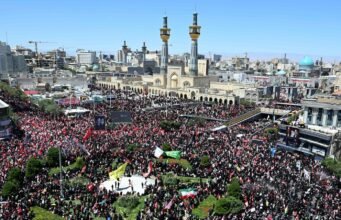Chiến tranh Mỹ-Iran: Tehran chôn cất cựu lãnh đạo tối cao Ali Khamenei ở Mashhad khi giao tranh với Washington leo thang