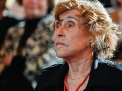Chính sách. 34 năm sau khi rời Matignon, Édith Cresson vẫn có xe công ty có tài xế