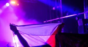 DJ Barbara Butch phản ứng sau buổi hòa nhạc bị gián đoạn ở Grenoble