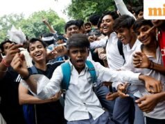 Dharmendra Pradhan từ chức, FIR rút tiền, hứa bồi thường: CJP chấm dứt phản đối