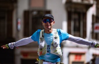 Đường mòn siêu. Ludovic Pommeret lần thứ ba liên tiếp vô địch Hardrock 100 và lập kỷ lục