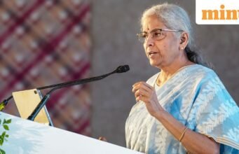 FM Sitharaman chỉ trích tính chất ‘bình thường’ của các văn phòng chính phủ, kêu gọi bộ phận CNTT ưu tiên người dân bình thường