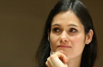 Frédérique Neau-Dufour, Albert Rust, Nicole Kahn và Isabelle Gerber trong số những nhân vật Alsatian của đợt khuyến mại ngày 14 tháng 7