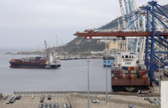 Ghi lại giao thông hàng hải, các loài xâm lấn… Ở Tangier, đội quân tàu gây ô nhiễm và thiệt hại to lớn