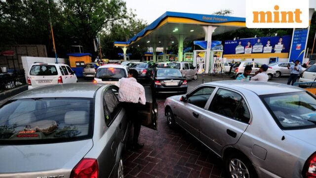 Giá xăng và dầu diesel hôm nay 25/7: Kiểm tra