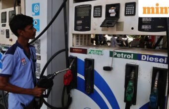 Giá xăng và dầu diesel hôm nay: Giá nhiên liệu ở Delhi, Mumbai, Bengaluru, Kolkata và các thành phố khác khi dầu thô giảm