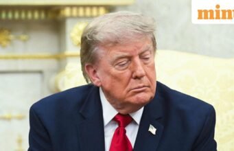 Giải thích: Tại sao Trump từ bỏ đề xuất phí Hormuz 20% và ông ấy mâu thuẫn với các trợ lý của mình như thế nào