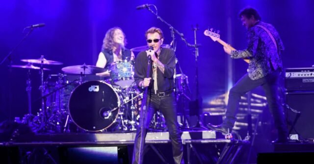 Haagnau. Mười năm trước, Johnny Hallyday đã tạo ra một