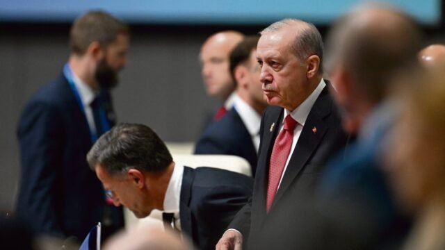 Hội nghị thượng đỉnh NATO ở Ankara: Trump gọi Erdogan