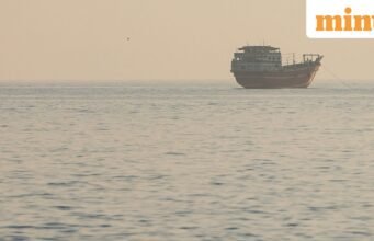 Iran đe dọa chặn tàu ở eo biển Hormuz vì kế hoạch của Trump sử dụng tài sản bị phong tỏa để thanh toán bồi thường