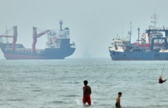 Iran đóng cửa eo biển, Mỹ đáp trả bằng đòn tấn công quy mô lớn