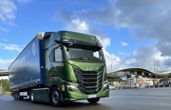 Iveco và Petronas gia hạn hợp tác đến năm 2032