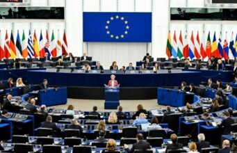 Khí hậu. Về môi trường, EU có đang bơi ngược dòng?