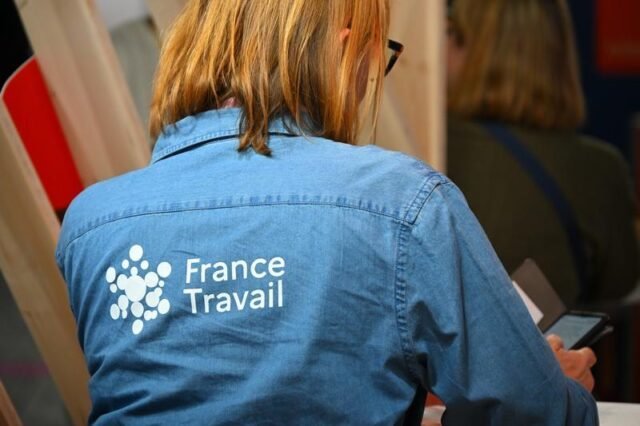 Khó chịu “hai bên quầy”: Liên đoàn France Travail đòi