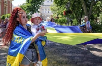 LHQ / Tội ác chiến tranh: Các vụ hành quyết tù nhân chiến tranh Ukraine ngày càng gia tăng, theo Kyiv và LHQ. Hơn 900 binh sĩ đã thiệt mạng kể từ năm 2022, một dấu hiệu cho thấy chính sách có chủ ý của lực lượng Nga.