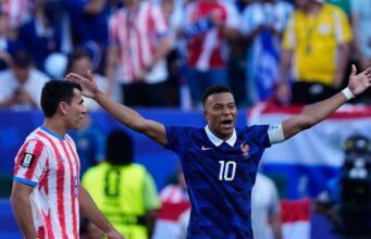 Làm thế nào The Blues thoát khỏi tổn thất trước Paraguay