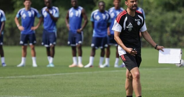 Ligue 1. Tại Racing Club de Strasbourg, cách xử lý