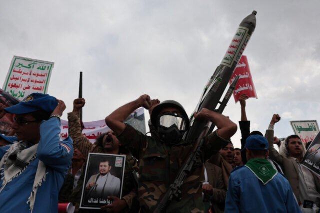Lực lượng Houthi vừa tuyên bố phong tỏa đối với