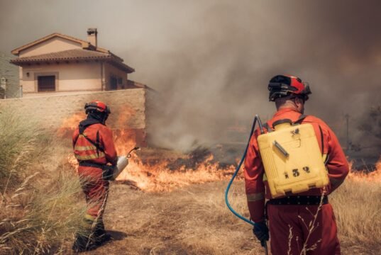 Một số vụ cháy được quan sát thấy ở Gironde; 16 sở cảnh giác đợt nắng nóng màu cam từ thứ Tư