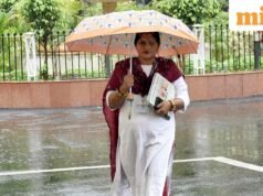 Mưa ở Delhi TRỰC TIẾP: IMD cảnh báo về những trận mưa như trút nước tiếp theo; mưa rào vào ban đêm giúp giảm bớt thời tiết nóng ẩm