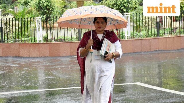 Mưa ở Delhi TRỰC TIẾP: IMD cảnh báo về những