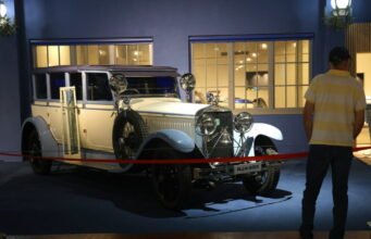 Mulhouse. Xe của cựu maharaja Ấn Độ được trưng bày tại Bảo tàng Ô tô Quốc gia