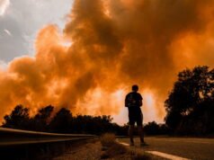 Nguy cơ cháy “rất cao” ở 5 sở, giao thông đường sắt “không bị gián đoạn”