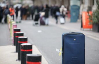 Paris. Bí ẩn xung quanh vụ mất tích hành lý chứa nữ trang hơn một triệu euro