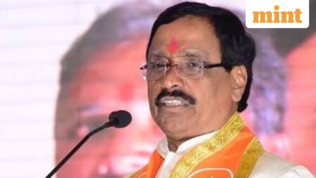 Shiv Sena's (UBT) Vinayak Raut đã đăng ký: Con dâu