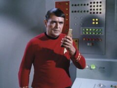 Star Trek: điện thoại nắp gập, trợ lý giọng nói, đồng hồ kết nối… 10 vật thể này biến từ hư cấu thành hiện thực