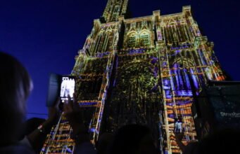 Strasbourg. Chiếu sáng nhà thờ: 800 năm lịch sử trong một buổi trình diễn