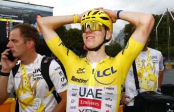 Tadej Pogacar nhìn lại cuộc kiểm tra chống doping của mình vào lúc nửa đêm