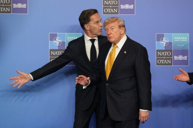 Tại hội nghị thượng đỉnh NATO, Trump chỉ trích tất