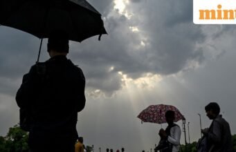 Thời tiết Delhi: Hôm nay có thể có mưa vừa, trời nhiều mây; IMD đưa ra cảnh báo màu vàng