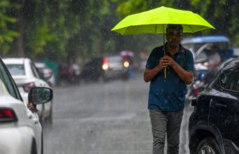 Thời tiết Delhi hôm nay: Mưa trút xuống một phần thủ đô; IMD đưa ra cảnh báo ‘màu vàng’ về giông bão