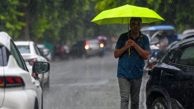 Thời tiết Delhi hôm nay: Mưa trút xuống một phần
