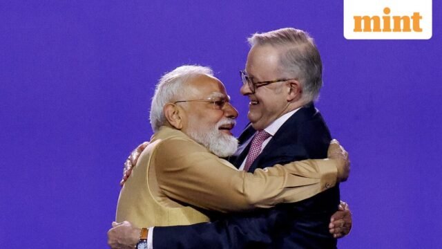 Thủ tướng Modi ôm người đồng cấp Úc Albanese tại