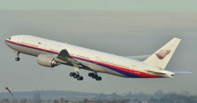 Thụy Sĩ. Boeing 777 thả 74 tấn nhiên liệu máy