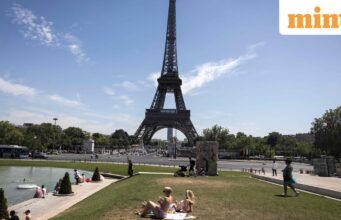 Tình trạng khẩn cấp về nhiệt độ ở Pháp: Tháp Eiffel và bảo tàng Paris đóng cửa sớm do nhiệt độ tăng cao