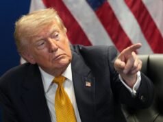 ‘Tối nay hãy đánh mạnh vào họ’: ‘cảnh báo nhỏ’ của Trump đối với Iran khi tình hình chiến tranh lại trở nên tồi tệ