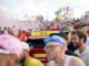 Tour de France 2026. Motorhomes, đan len, giao lưu vui vẻ… Quả bóng vàng đủ màu