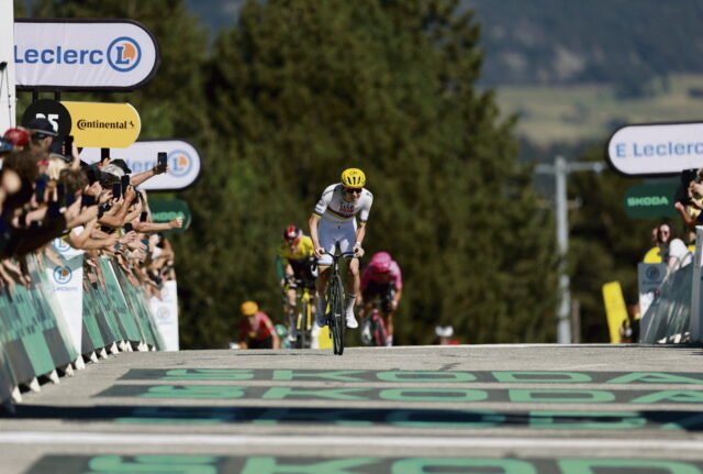 Tour de France 2026: Pogacar thắng chặng 3, đoạt áo