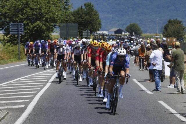 Tour de France 2026, chặng 13: Mauro Schmid vô địch