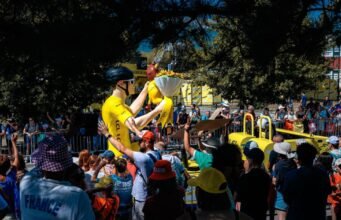 Trực tiếp Tour de France 2026. Đoàn lữ hành sẽ sớm khởi hành từ Gap, một đám đông lớn ở Alpe d’Huez… Trải nghiệm không khí của chặng 19